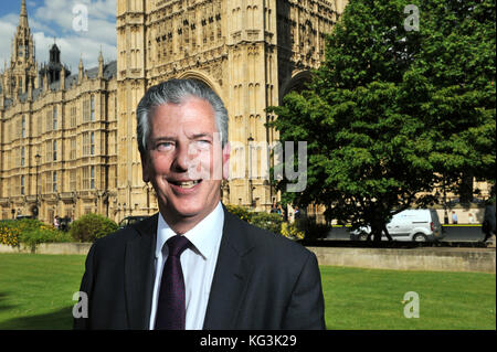 Mike Thornton, Liberaldemokratischen MP fotografiert außerhalb der Häuser, Westminster, London. Foto von Michael Walter/Troika Stockfoto