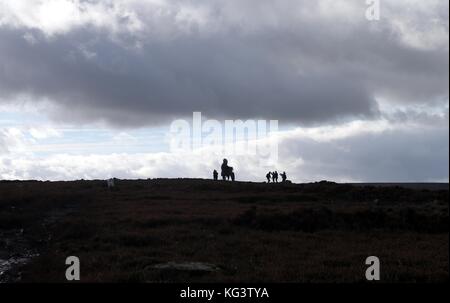 Sitzende Figur von Sean Henry vom 25. Oktober 2017 Stockfoto