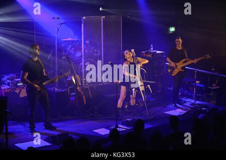 Tina Guo in Konzert in London Konzert in der Runde Kapelle 2017 Stockfoto