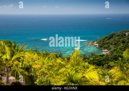 Die Seychellen, Praslin, Erhöhte Ansicht von Anse Marie-Louise von Fond Ferdinand Naturschutzgebiet Stockfoto