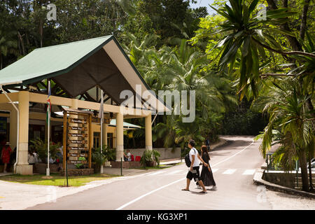 Die Seychellen, Praslin, Mountain Forest Road vorbei Vallee de Mai National Park Visitor Centre Stockfoto