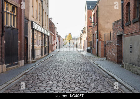 Straße mit Kopfsteinpflaster in der Altstadt, Hull Kingston Upon Hull, England, Großbritannien Stockfoto