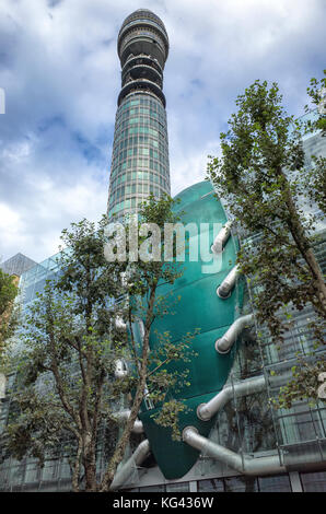 Dramatischer Sicht des bt Tower in Westminster london Stockfoto