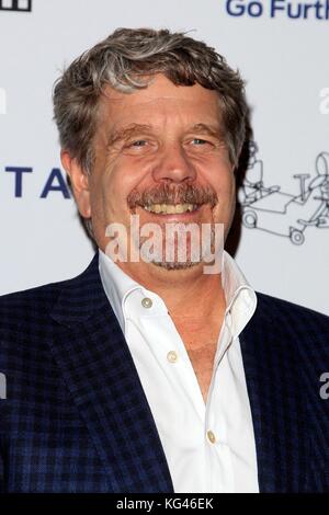 Hollywood, CA. 2 Nov, 2017. John Wells bei der Ankunft für 6. jährliche Haspel Geschichten, reale Leben, Milch Studios, Hollywood, ca 2. November 2017. Credit: priscilla Grant/Everett collection/alamy leben Nachrichten Stockfoto