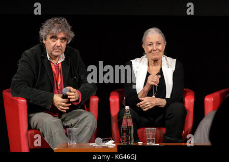 Rom, Italien. 2 Nov, 2017. Vanessa Redgrave erfüllt das Publikum während der 12 Rom Film Fest im Auditorium Parco della Musica am 2. November 2017 in Rom, Italien. Credit: Polifoto/Alamy leben Nachrichten Stockfoto