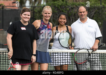 Boca Raton, FL, USA. Nov. 2017. Maeve Quinlan spielt Tennis im Boca Raton Resort Tennis Center für die 27. Jährlichen Chris Evert/Raymond James Pro-Celebrity Tennis Classic, am 3. November 2017 in Boca Raton, Florida. Personen: Maeve Quinlan Transmission Ref: MNC007 Credit: HoO Me.Com/Media Punch/Alamy Live News Stockfoto