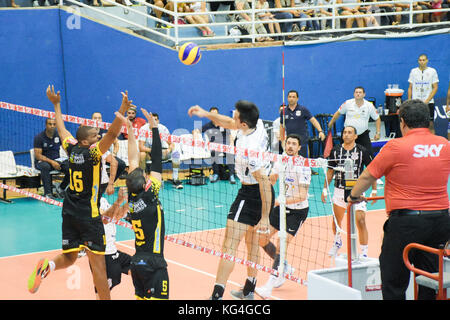 Guarulhos, Brasilien. November 2017. Superliga Masculina Corinthians Guarulhos gegen Montes Claros Volleyball, diesen Samstag, 04, in São Paulo. Quelle: Roberto Casimiro/FotoArena/Alamy Live News Stockfoto