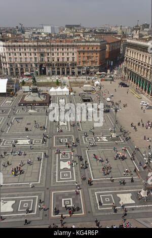 Mailand, Italien - 9. Mai: Blick von oben auf den Dom Basilika des Platzes und Mailänder Stadtansichten Stockfoto