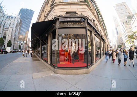 Saks Fifth Avenue, E 49th St, New York, NY, USA Stockfoto