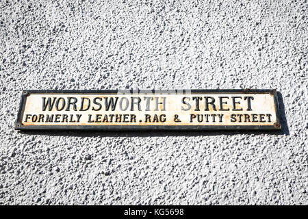 Straßenschild zur Wordsworth Street in Hawkshead, Cumbria Stockfoto