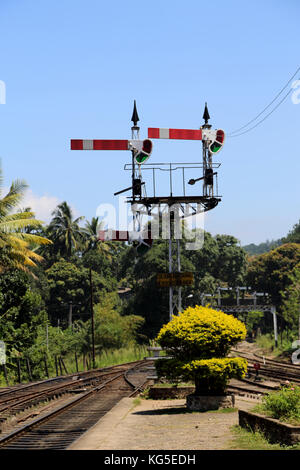 Junction Station Peradeniya Kandy Zentralprovinz Sri Lanka Signal Stockfoto