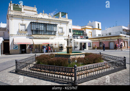 Ayamonte, Grenzstadt nach Portugal, Reisen, Grenze ist Rio Guadiana (Fluss), ca. 21 000 Einwohner, Plaza de la Ribera, Brunnen Stockfoto