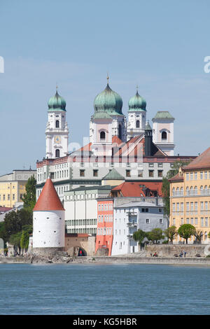 Inn (Fluss) mit Stephansdom und Schaiblingsturm, Altstadt, Passau, Niederbayern, Bayern, Deutschland, Europa, Stockfoto