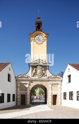 Innenhof, Uhrturm, Kanonen, Neues Schloss, Bayerisches Armeemuseum, Ingolstadt, Oberbayern, Bayern, Deutschland, Europa Stockfoto