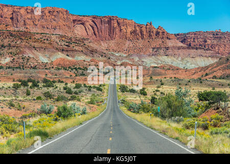 Straße durch den Capitol Reef National Park, Utah, USA Stockfoto