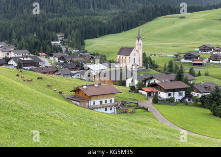 Das Dorf kartisch im Gailtal, Bezirk Lienz, Tirol, Österreich Stockfoto