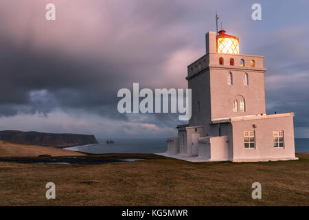 Leuchtturm Dyrholaey, Vik ì Myrdal, Island Stockfoto