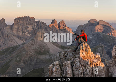 Sexten, Dolomiten, Südtirol, Provinz Bozen, Italien. Blick vom Gipfel des Monte paterno/paternkofel Stockfoto