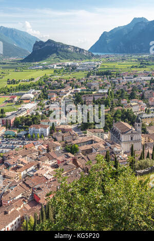 Blick auf Arco vom Schloss, Provinz Trient, Trentino Südtirol, Italien Stockfoto