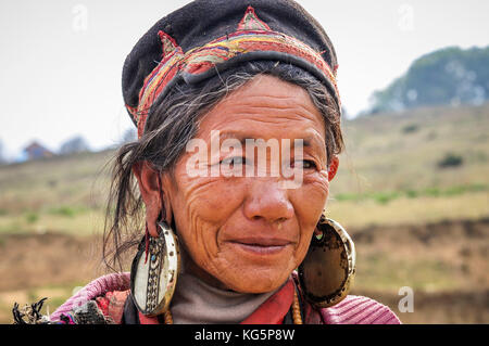 Porträt der alten Frau, Rasuwa District, bagmati Region, Nepal, Asien Stockfoto