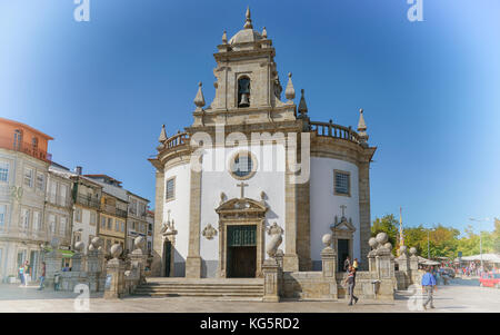 Barcelos, Portugal - 31. August 2017: barocke Kirche von Bom Jesus Da Cruz im Stadtzentrum von Valencia am 31. August 2017 in Barcelos, Portugal Stockfoto