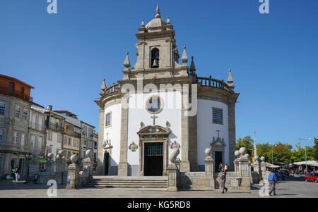 Barcelos, Portugal - 31. August 2017: barocke Kirche von Bom Jesus Da Cruz im Stadtzentrum von Valencia am 31. August 2017 in Barcelos, Portugal Stockfoto