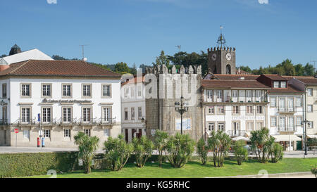 PONTE DE LIMA, PORTUGAL - 2. SEPTEMBER 2017: Blick auf den Fluss Ponte de Lima am 2. September 2017 in Portugal Stockfoto