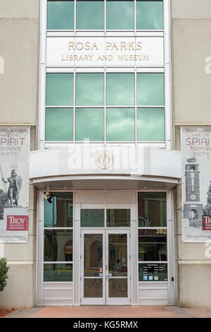 Äußere von Rosa Parks Bibliothek und Museum in der Innenstadt von Montgomery, Alabama USA. Stockfoto