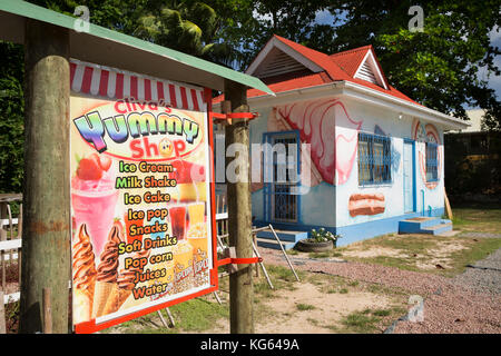 Die Seychellen, La Digue, La Passe, Yummy's Clivia Shop, Süßes und Eis, neben der Schule Stockfoto