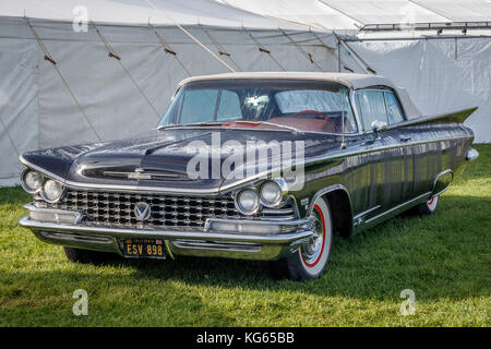 1959 Buick Electra 225 zweitüriges Verdeck, ausgestellt auf dem Goodwood Revival 2017, Sussex, UK. Stockfoto