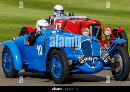 1936 Delahaye 135 mit Fahrer Ross Keeling während des Brooklands Trophy-Rennens beim Goodwood Revival Meeting 2017 in Sussex, Großbritannien. Stockfoto