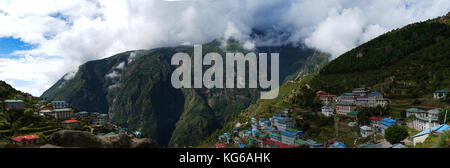 Panorama Ansicht von oben in Namche Bazar Dorf, Everest Base Camp trek, Nepal Stockfoto