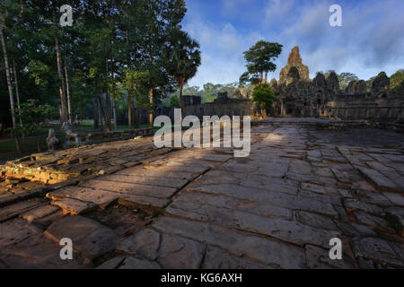 Erstes Licht auf der Bayon, Angkor, Kambodscha Stockfoto