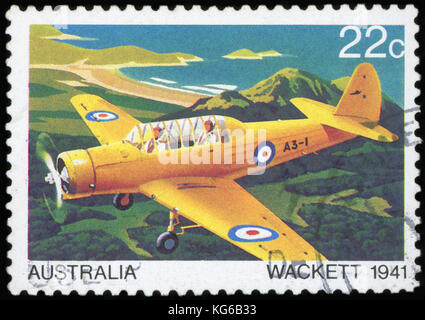 Australien - CIRCA 1980: Eine Briefmarke gedruckt in Australien zeigt die Wackett Schulflugzeug in 1941, ca. 1980 Stockfoto