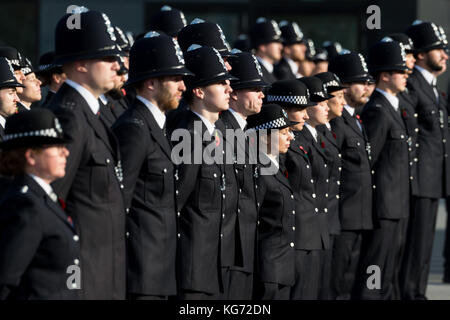 Polizei Rekruten auf Parade während der Metropolitan Police Service passing Out Parade, die staffelung von 182 neuen Rekruten aus der met der Polizei zu markieren Stockfoto