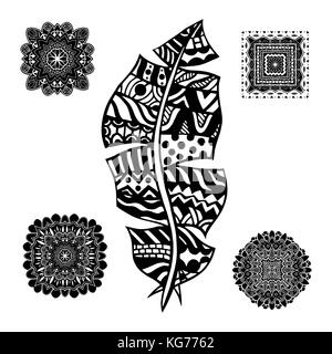 Feder und Mandalas auf weißem Hintergrund. vintage, Tribal, künstlerisch, Kunst, stilisierte Feder. Skizze von Trace. Muster für das Malbuch. Stock Vektor