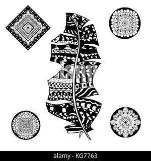 Feder und Mandalas auf weißem Hintergrund. vintage, Tribal, künstlerisch, Kunst, stilisierte Feder. Skizze von Trace. Muster für das Malbuch. Stock Vektor