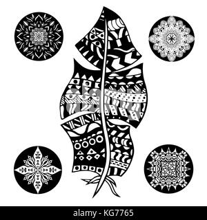 Feder und Mandalas auf weißem Hintergrund. vintage, Tribal, künstlerisch, Kunst, stilisierte Feder. Skizze von Trace. Muster für das Malbuch. Stock Vektor
