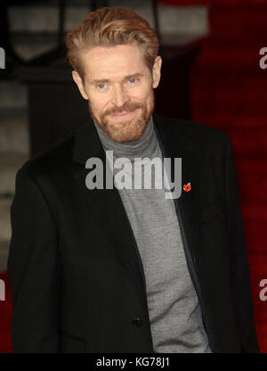 London, Großbritannien. 2. november 2017. Willem Dafoe nimmt an den Mord im Orient Express Film Premiere Stockfoto