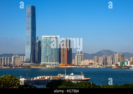 Hong Kong Hafen mit Ausblick auf Kowloon und New Territories Stockfoto