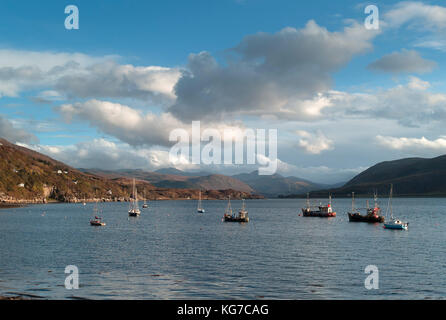 Ullapool, Blick auf Loch Broom und Fischerboote Stockfoto