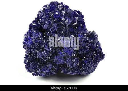 Azurit in Sibirien/Russland auf weißem Hintergrund gefunden Stockfoto