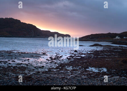 Sonne über Loch Kirkaig - Inverkirkaig Stockfoto