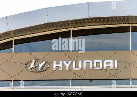 Northampton, Großbritannien - 25. Oktober 2017: Tagesansicht des Hyundai-Logos im Riverside Retail Park. Stockfoto