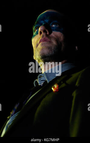 Michael Stipe Leadsänger, REM Musikgruppe Frontmann, tritt in London England 2004 auf Stockfoto