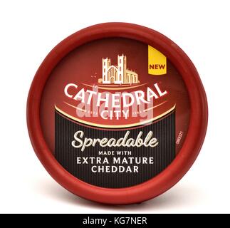 Domstadt streichfähig extra reife Cheddar Stockfoto