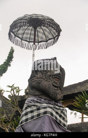 Statue im Besakih Tempel - Bali - Indonesien Stockfoto