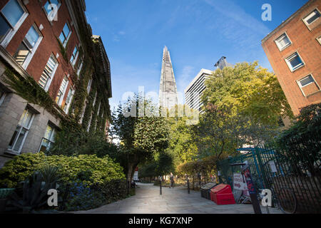 Kings College, Guy Campus mit Blick auf den Shard, London Stockfoto