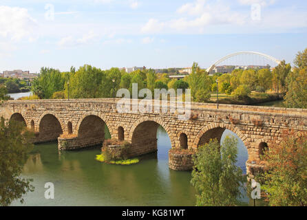 Puente Romano, Römische Brücke, Rio Guadiana, Mérida, Extremadura, Spanien Stockfoto