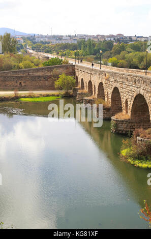 Puente Romano, Römische Brücke, Rio Guadiana, Mérida, Extremadura, Spanien Stockfoto